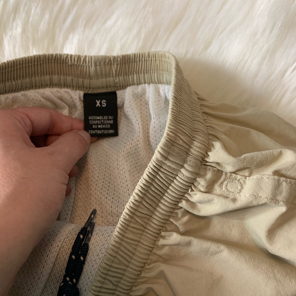 Patagonia Baggies in Khaki Sz Xs Like New - Picture 4 of 7